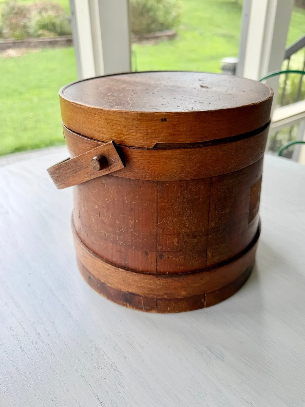 ANTIQUE WOODEN SEWING FIRKIN WITH STAVED BODY & OVERLAPPING FINGER JOINT BANDS